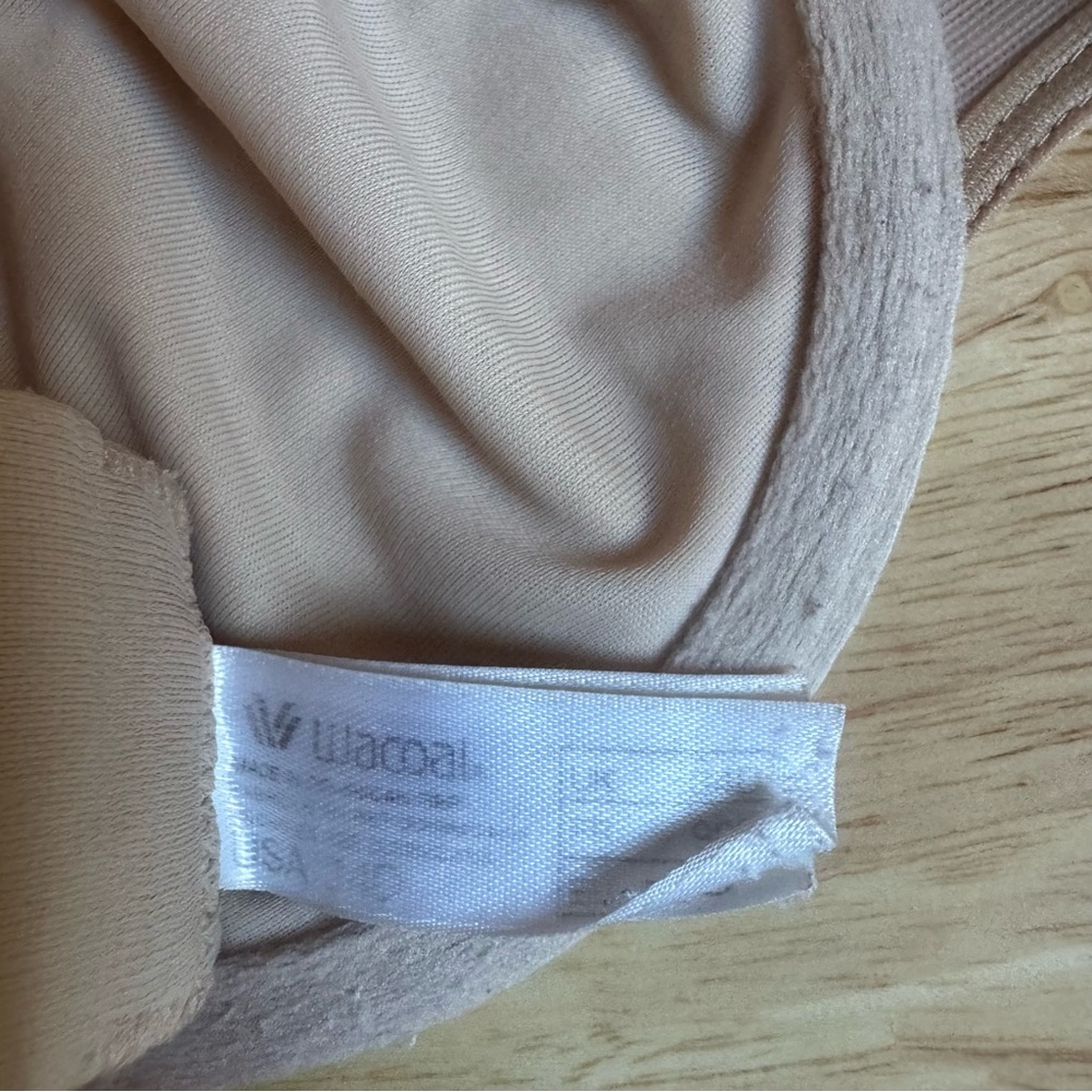 Wacoal Nude Lightweight‎ Swiss Dot Underwire Bra - Picture 9 of 9